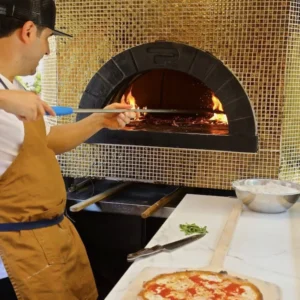 Pizzaiolo con grande forno a legna RPM 140-160