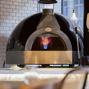 Ristorante a Oslo con forno Joy 110 TW a gas nero
