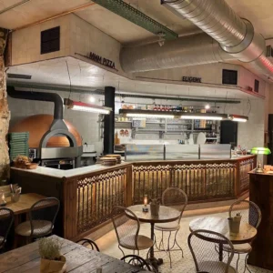 Ristorante di Madrid con forno Joy 140 per 7-9 pizze