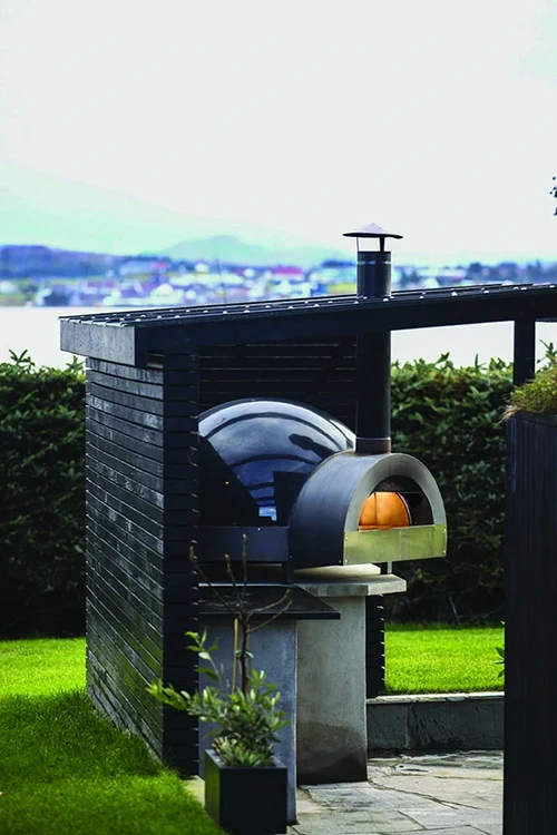 Forno personalizzato nero per installazione all'aperto