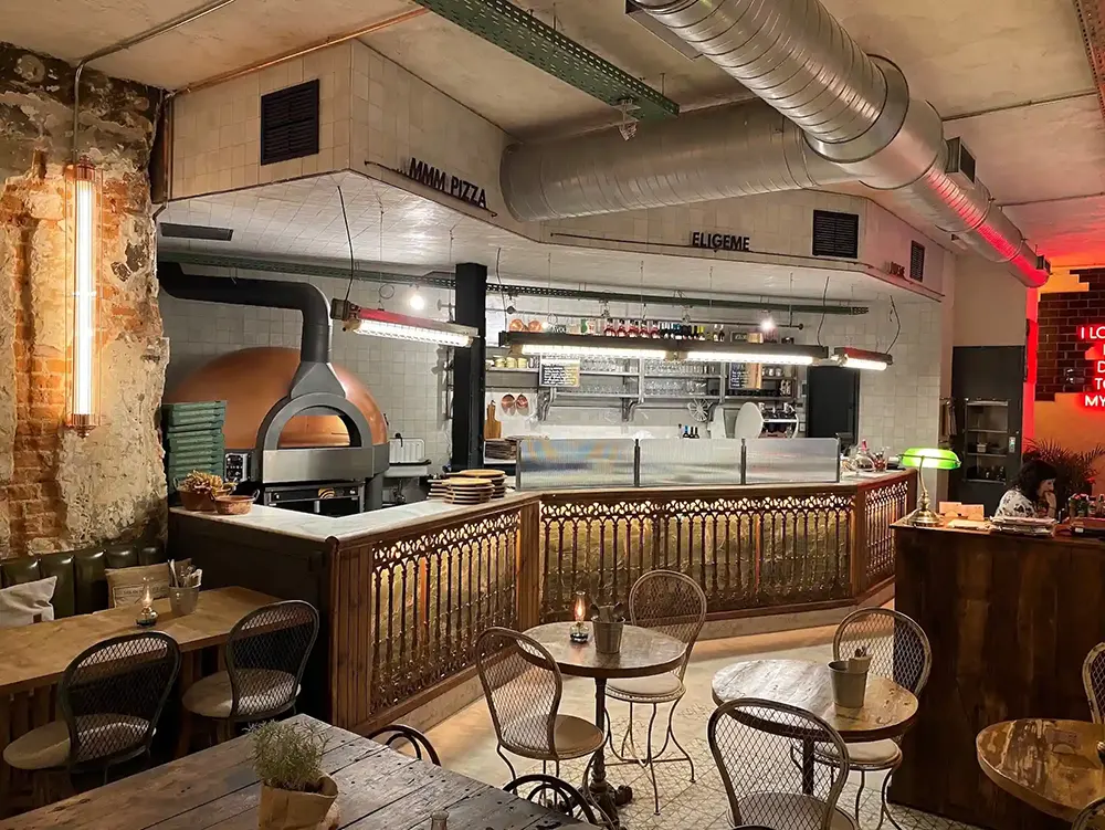 Pizzeria a Madrid con forno Pavesi personalizzato