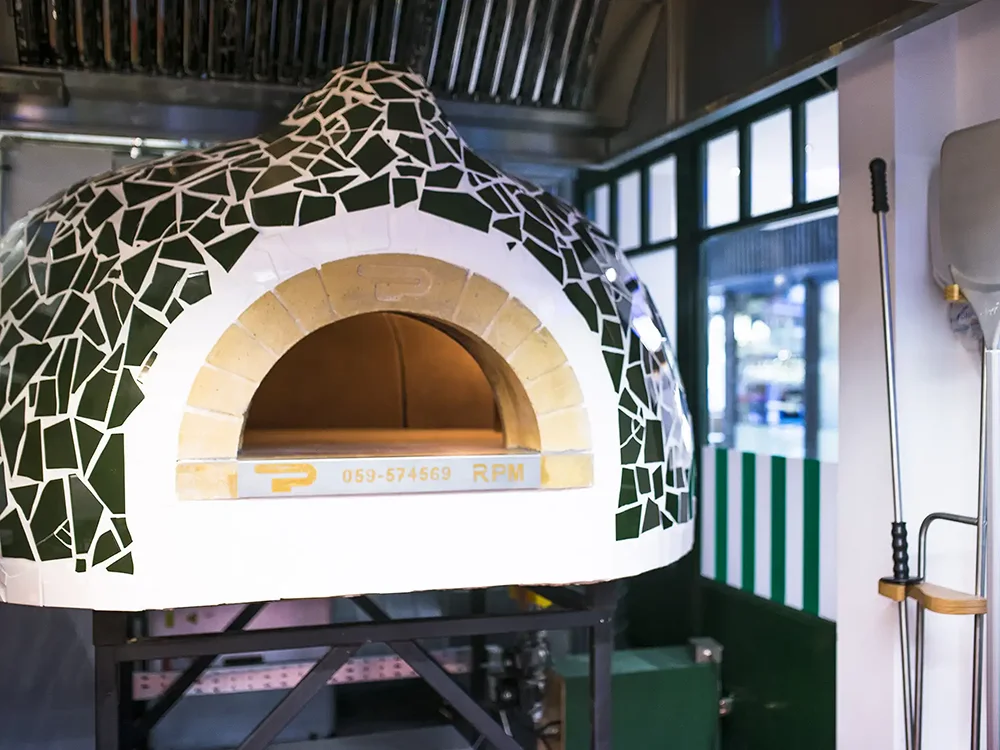 Customized Pavesi oven for pizzeria with ceramic coating